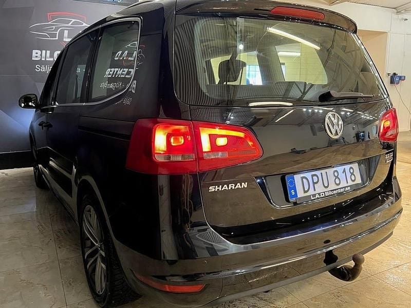 Begagnad VW Sharan 140 HK (102 kW) 2014 Svart Minibuss
