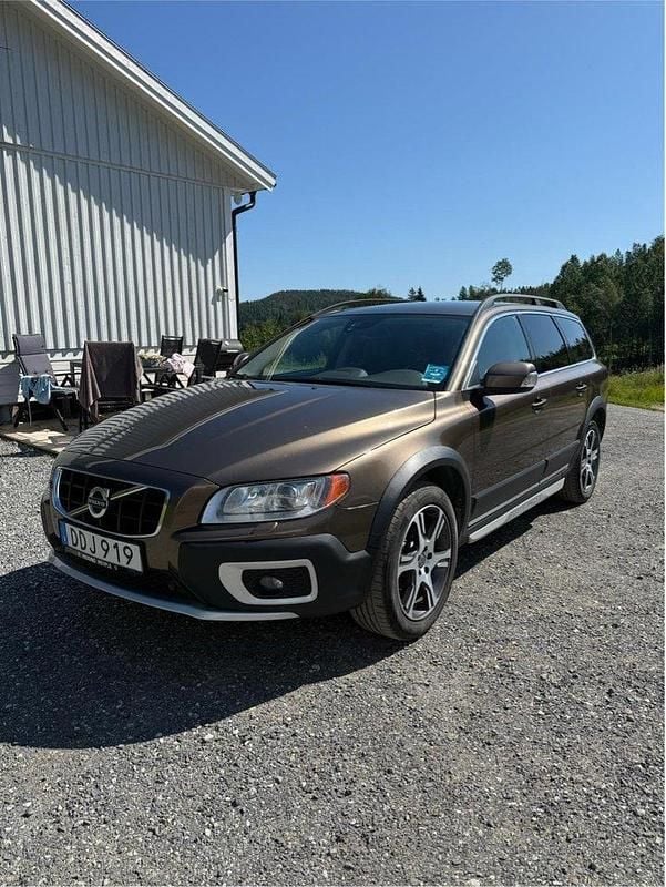 Brun Begagnad 2013 Volvo XC70 Summum SUV | 142 000 kr (Bra pris) - Bild 1/2