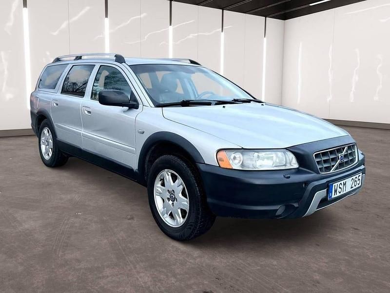 Grå Begagnad 2005 Volvo XC70 Momentum Kombi | 54 900 kr (Lite dyr) - Bild 1/4