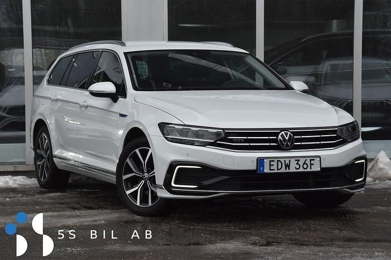 Begagnad VW Passat GTE 218 HK (160 kW) 2020 Vit Kombi