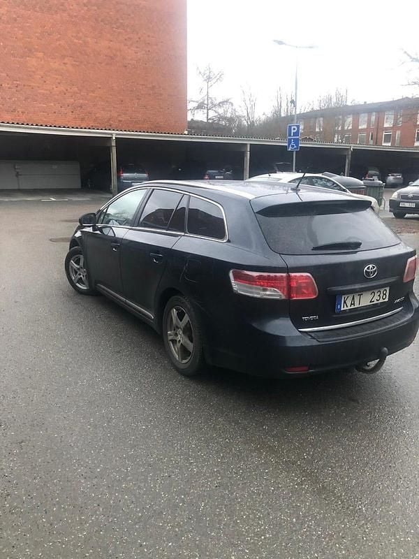 Begagnad Toyota Avensis Multidrive S 147 HK (108 kW) 2011 Kombi