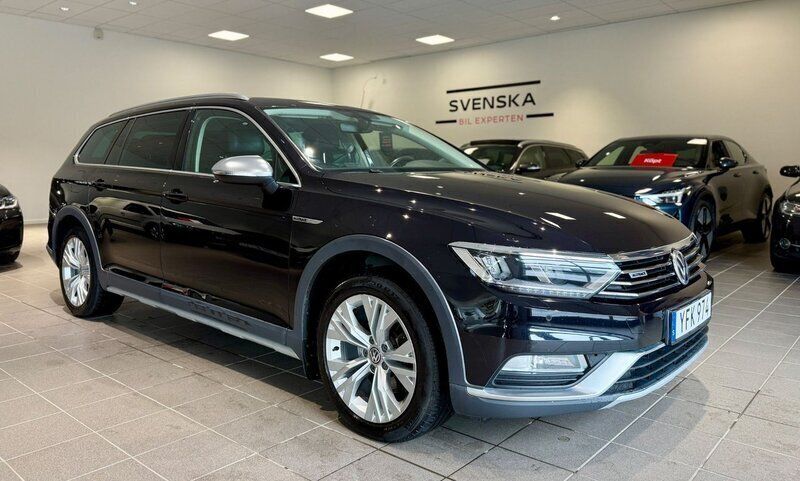Svart Begagnad 2016 VW Passat Alltrack Executive Kombi | 179 900 kr (Marknadspris) - Bild 1/4