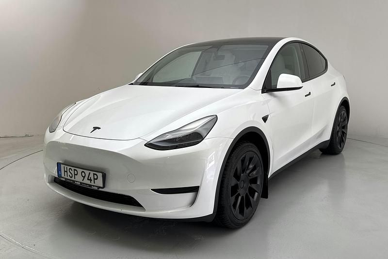 Vit Begagnad 2023 Tesla Model Y SUV | 345 000 kr - Bild 1/4