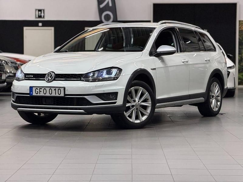 Vit Begagnad 2015 VW Golf Alltrack Kombi | 149 900 kr (Marknadspris) - Bild 1/4