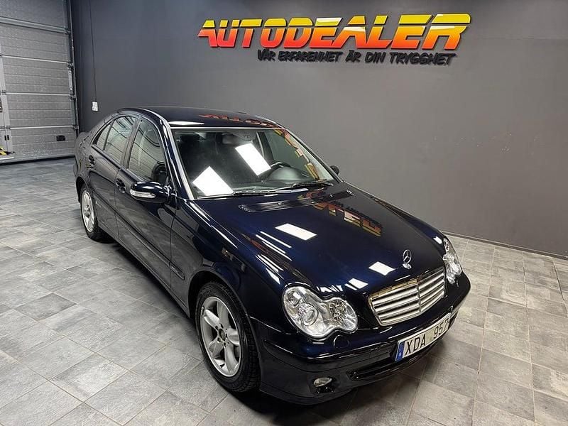 Begagnad Mercedes C180 Classic 143 HK (105 kW) 2005 Svart Sedan