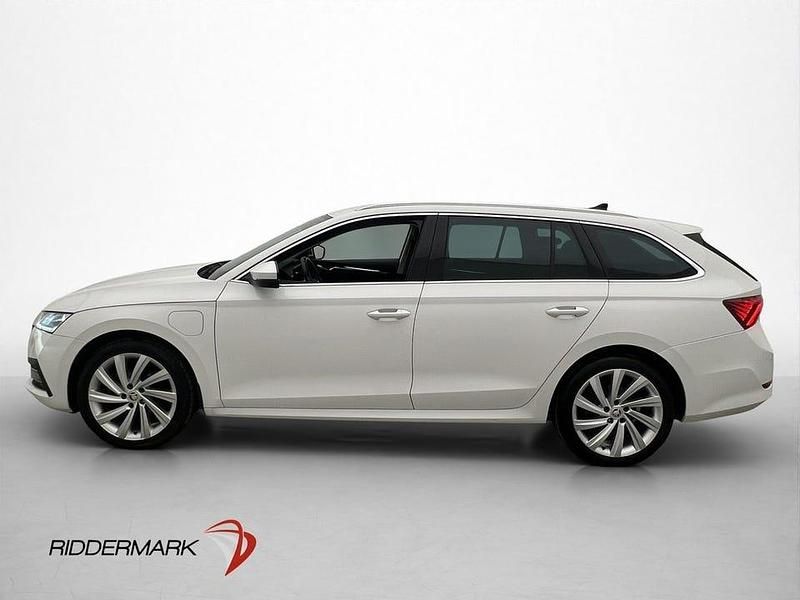 Begagnad Skoda Octavia Style 204 HK (150 kW) 2021 Vit Kombi