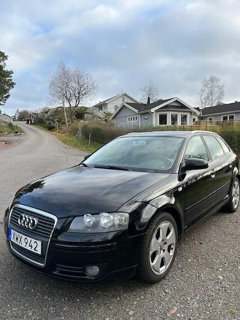 Svart Begagnad 2006 Audi A3 Sportback Comfort Halvkombi | 49 000 kr (Lite dyr) - Bild 1/4
