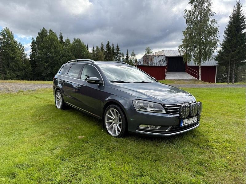 Grå Begagnad 2012 VW Passat Kombi | 85 000 kr (Lite dyr) - Bild 1/4