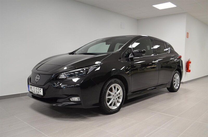 Begagnad Nissan Leaf Tekna 160 kW (218 HK) 2022 Svart Halvkombi