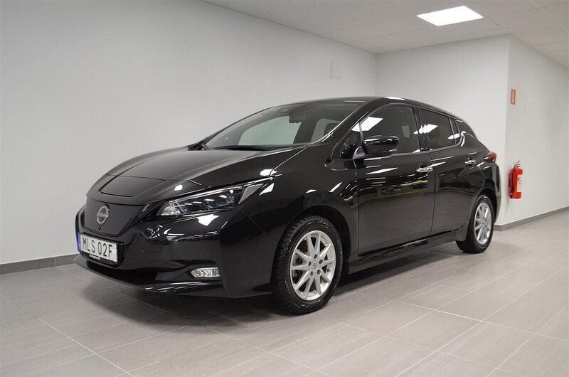Svart Begagnad 2022 Nissan Leaf Tekna Halvkombi | 199 900 kr (Superpris) - Bild 1/4