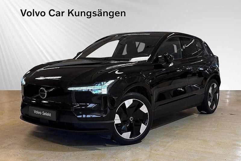 Svart Begagnad 2025 Volvo EX30 Single Motor Extended Range SUV | 369 900 kr (Marknadspris) - Bild 1/3
