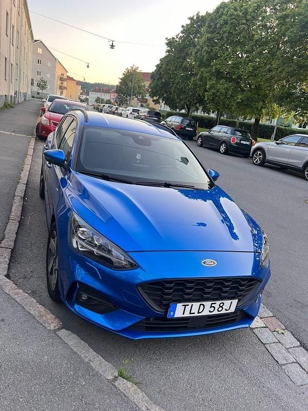 Begagnad 2020 Ford Focus Kombi | 159 000 kr (Marknadspris) - Bild 1/4