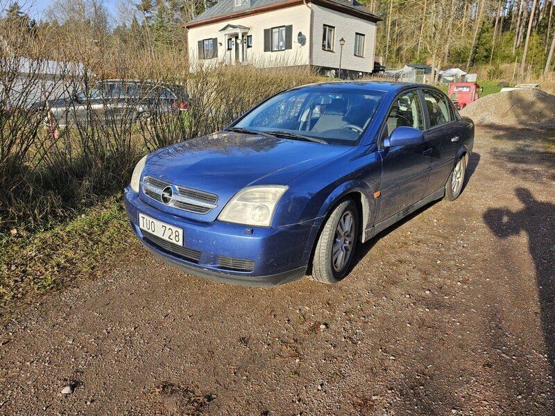 Blå Begagnad 2003 Opel Vectra Comfort Sedan | 19 900 kr (Dyr) - Bild 1/4