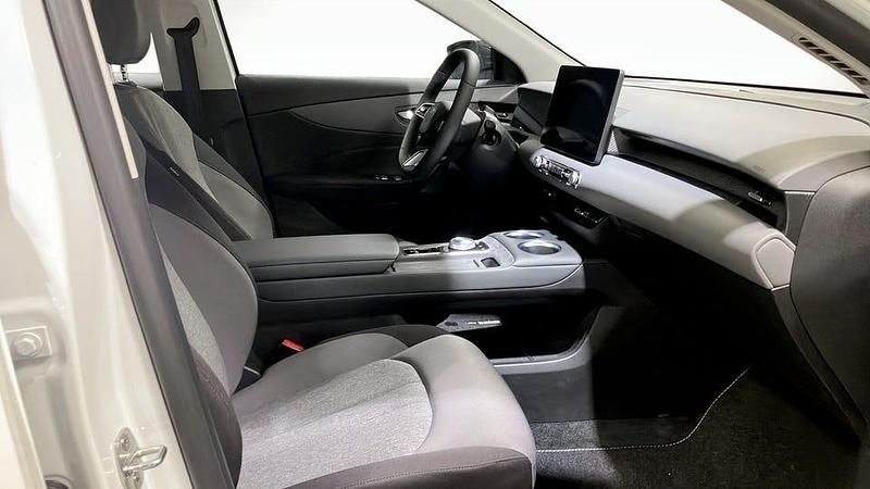 Ny MG MGS5 EV 139 kW (189 HK) 2025 Vit SUV