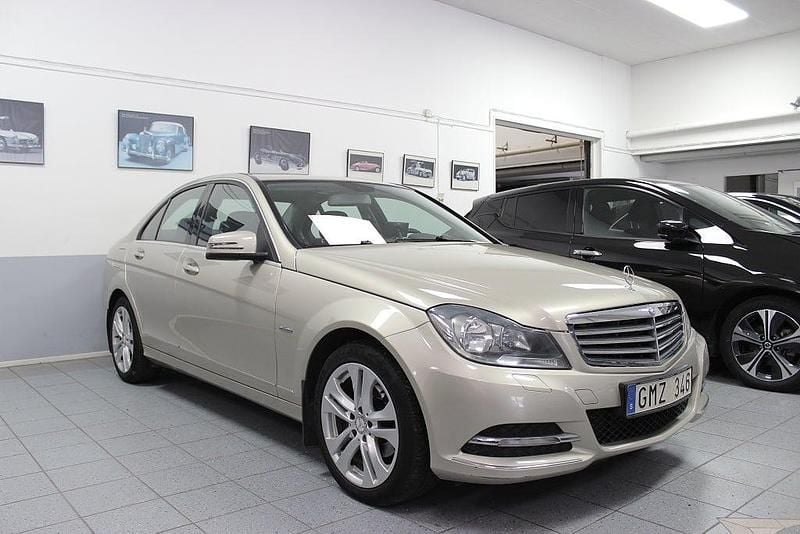 Begagnad Mercedes C180 Avantgarde 156 HK (114 kW) 2011 Ljusbrun Sedan