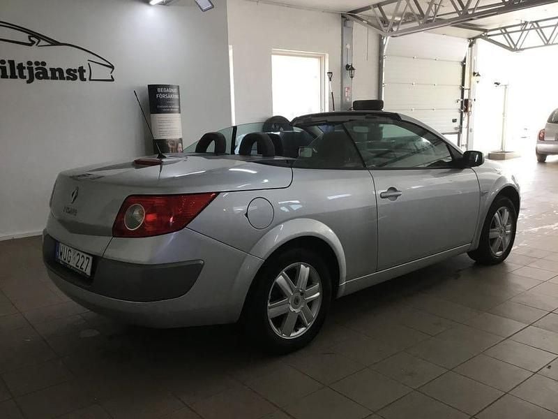 Begagnad Renault Mégane II 113 HK (83 kW) 2005 Grå