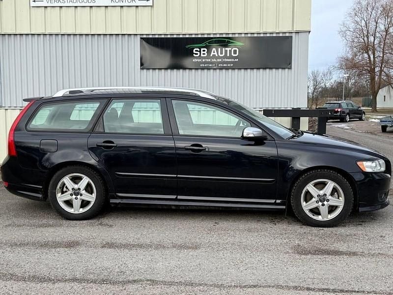 Begagnad Volvo V50 R-Design 136 HK (100 kW) 2007 Svart Kombi
