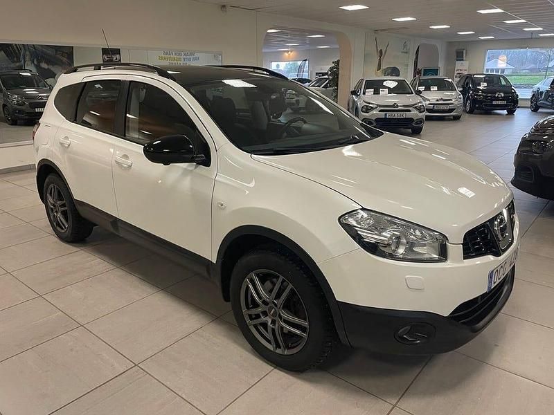 Vit Begagnad 2013 Nissan Qashqai +2 SUV | 109 900 kr (Dyr) - Bild 1/4