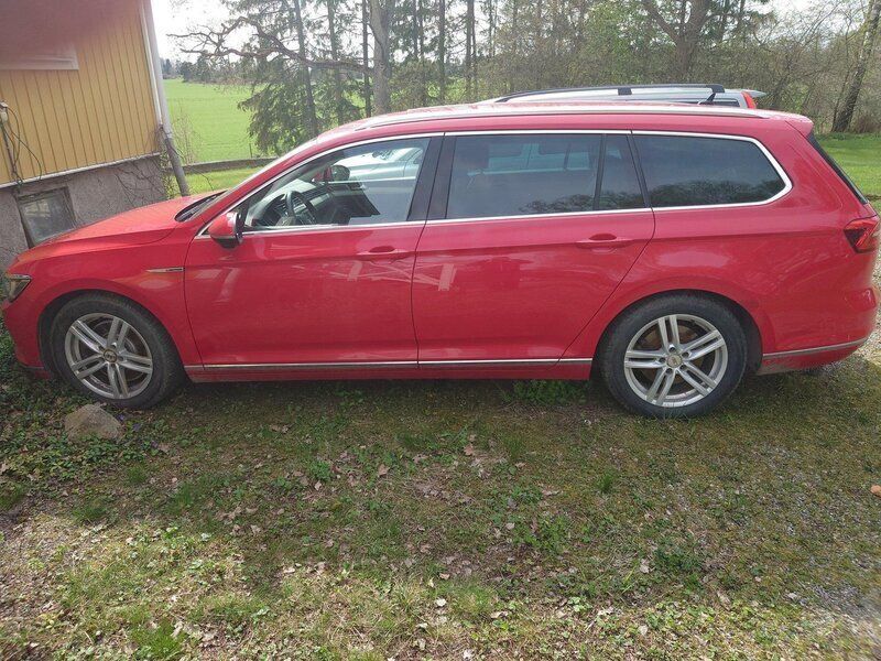 Röd Begagnad 2016 VW Passat GT Kombi | 150 000 kr (Superpris) - Bild 1/4