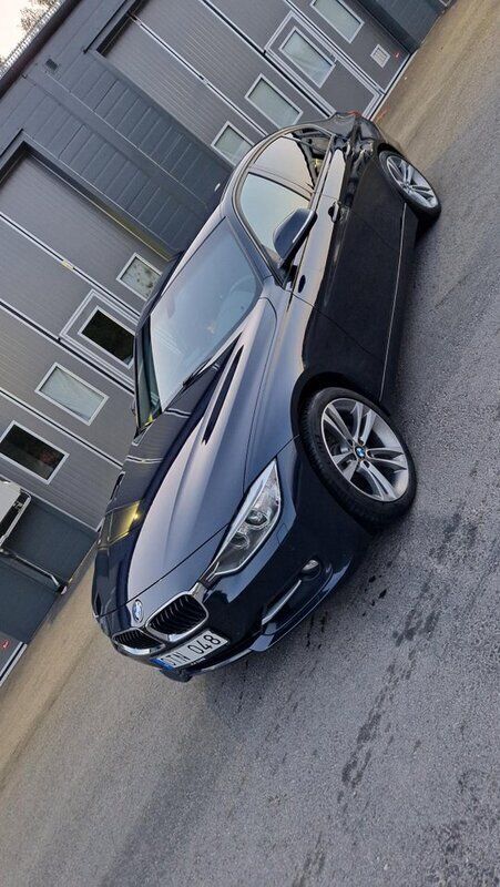 Blå Begagnad 2013 BMW 328 Sport Line Sedan | 180 000 kr (Lite dyr) - Bild 1/4