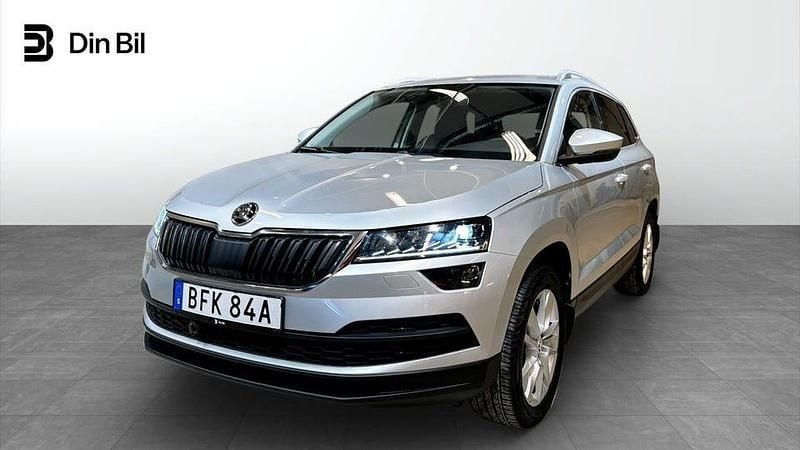 Brilliant silver metallic Begagnad 2019 Skoda Karoq Comfort SUV | 209 900 kr (Marknadspris) - Bild 1/4