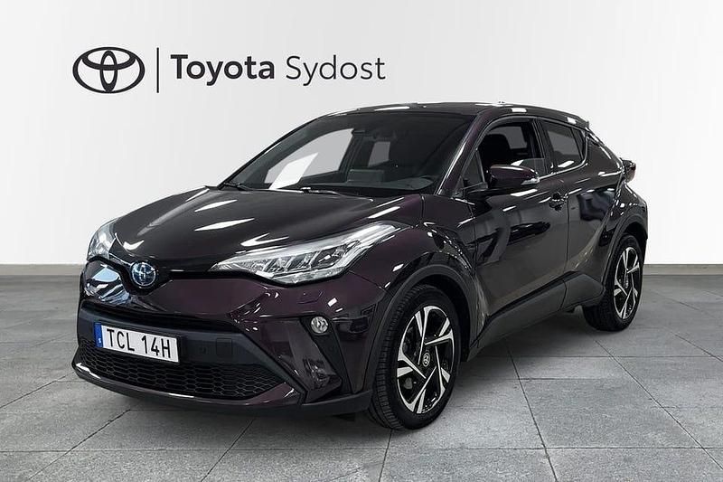 Lila Begagnad 2022 Toyota C-HR Edition SUV | 269 900 kr (Marknadspris) - Bild 1/3
