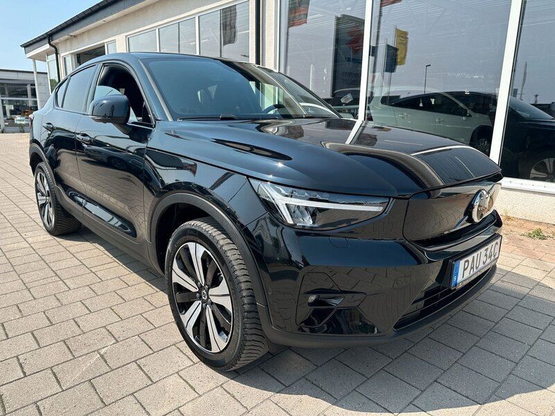 Svart Begagnad 2023 Volvo EC40 Ultimate SUV | 399 000 kr (Marknadspris) - Bild 1/4