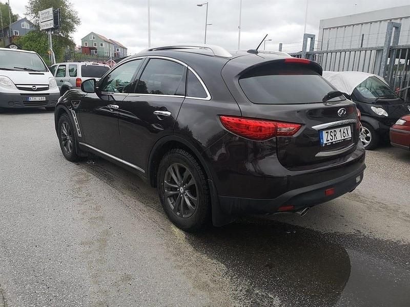 Begagnad Infiniti Fx35 307 HK (225 kW) 2010 Brun