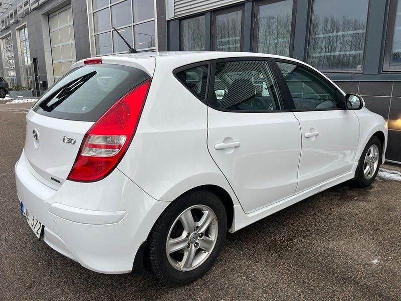 Begagnad Hyundai i30 116 HK (85 kW) 2012 Vit Halvkombi
