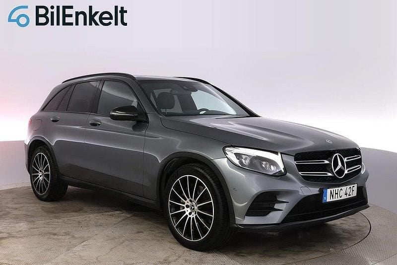Grå Begagnad 2019 Mercedes GLC220 AMG SUV | 309 900 kr (Marknadspris) - Bild 1/4