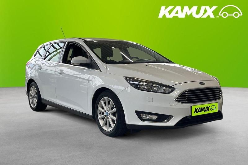 Vit Begagnad 2016 Ford Focus Titanium Kombi | 89 900 kr (Marknadspris) - Bild 1/4