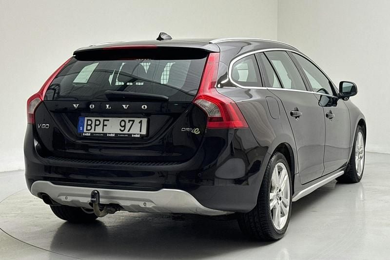 Begagnad Volvo V60 Summum 115 HK (84 kW) 2012 Svart Kombi