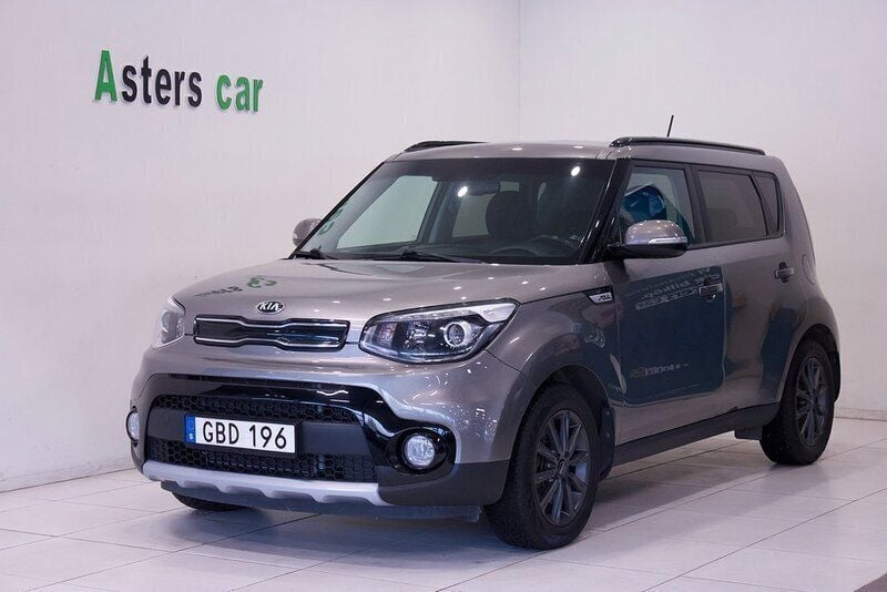Grå Begagnad 2017 Kia Soul SUV | 129 000 kr (Marknadspris) - Bild 1/4