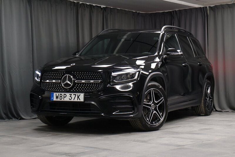 Svart Begagnad 2024 Mercedes GLB250 AMG line SUV | 569 000 kr - Bild 1/4
