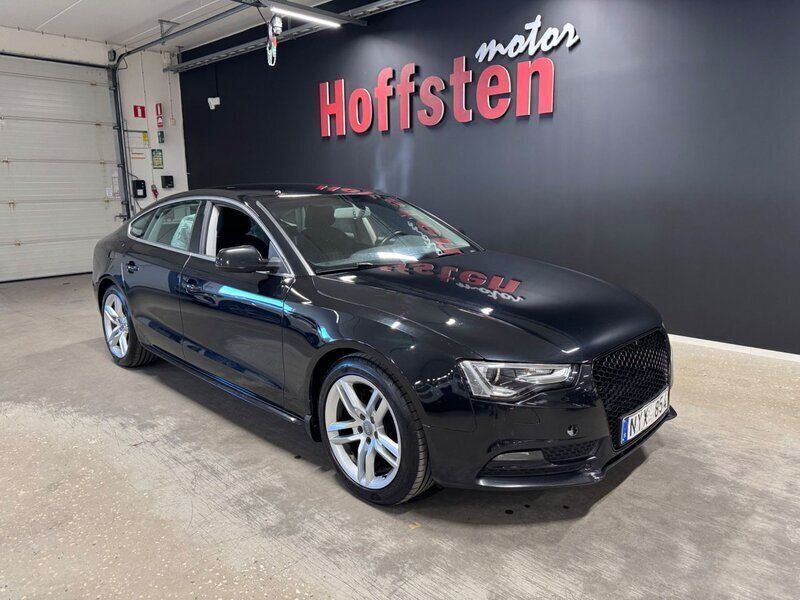 Svart Begagnad 2013 Audi A5 Sportback Comfort Halvkombi | 139 900 kr (Marknadspris) - Bild 1/4