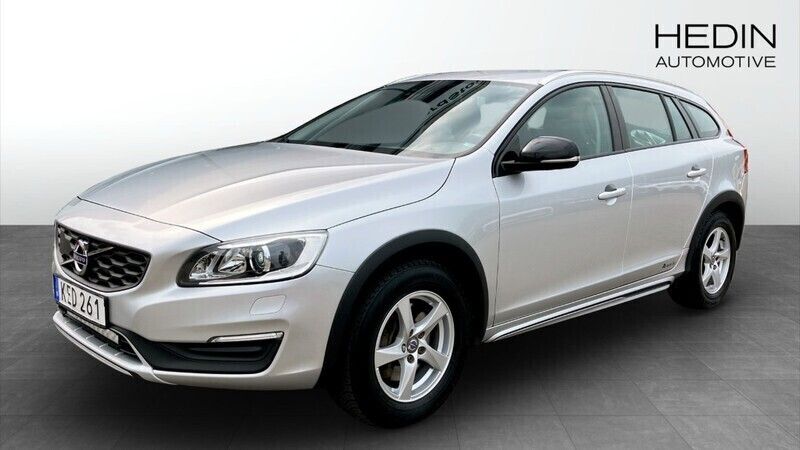 Silver Begagnad 2015 Volvo V60 CC Kombi | 144 000 kr (Lite dyr) - Bild 1/4