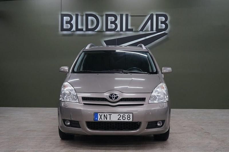 Begagnad Toyota Corolla 129 HK (94 kW) 2006 Brun Kombi