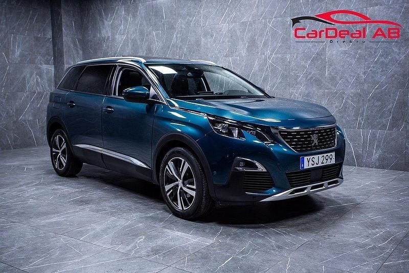Mörkgrön (grön) Begagnad 2017 Peugeot 5008 Allure Minibuss | 178 800 kr (Bra pris) - Bild 1/4