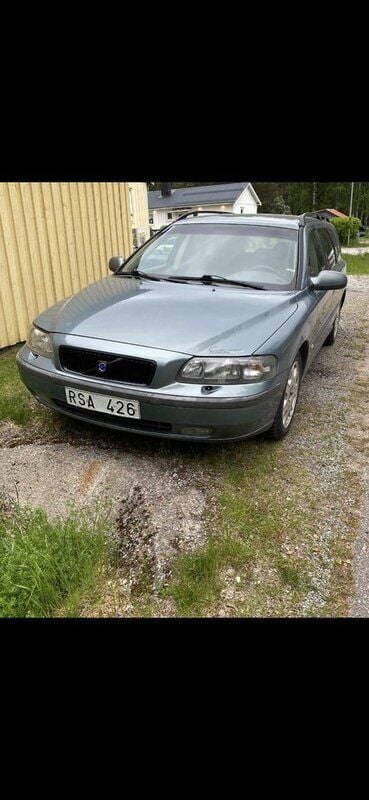 Grön Begagnad 2001 Volvo V70 Kombi | 4 000 kr - Bild 1/4