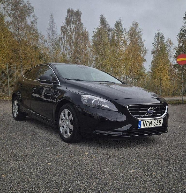 Begagnad 2013 Volvo V40 Momentum Kombi | 110 000 kr (Bra pris) - Bild 1/4