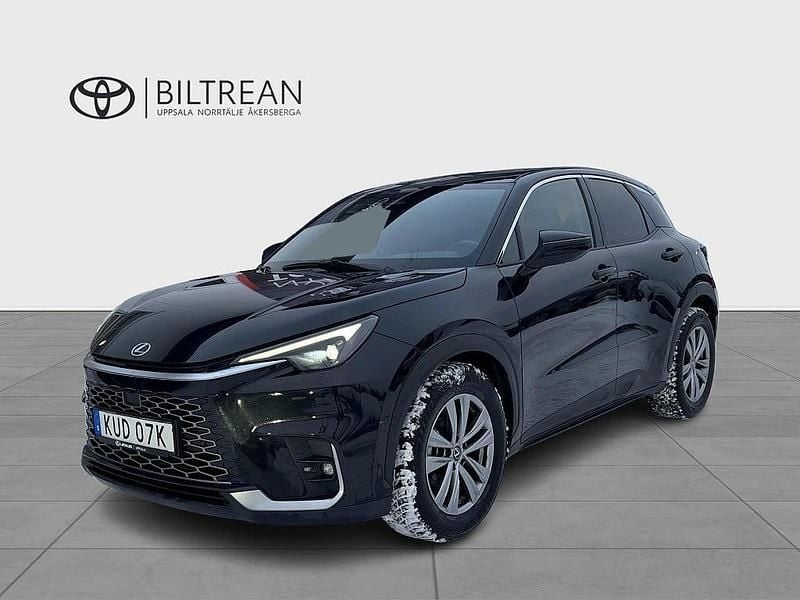 Svart Begagnad 2024 Lexus LBX SUV | 390 000 kr (Marknadspris) - Bild 1/4