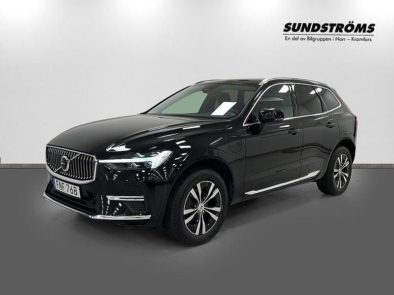 Svart Begagnad 2021 Volvo XC60 Momentum SUV | 389 900 kr (Marknadspris) - Bild 1/4