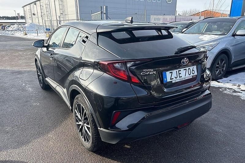 Begagnad Toyota C-HR Active 122 HK (89 kW) 2023 Svart SUV