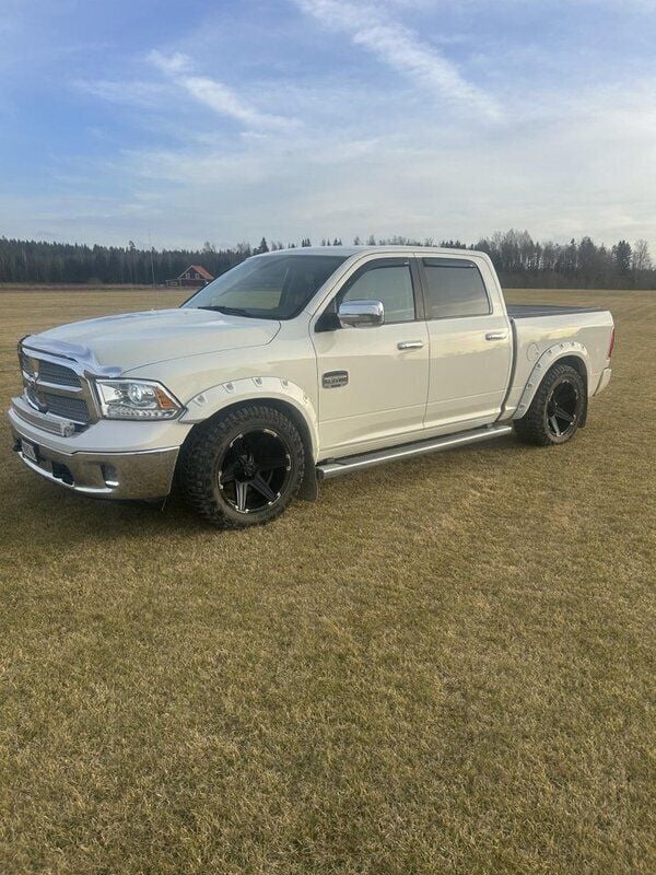 Vit Begagnad 2017 Dodge Ram Pickup | 480 000 kr (Dyr) - Bild 1/4