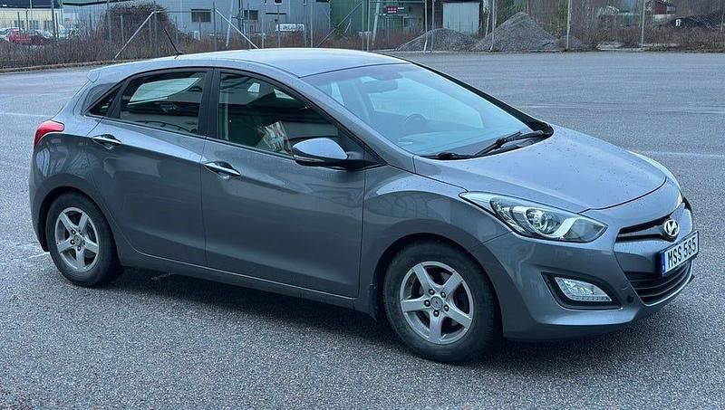Begagnad 2013 Hyundai i30 Halvkombi | 75 000 kr (Marknadspris) - Bild 1/4