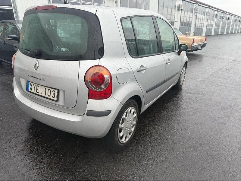 Silver Begagnad 2006 Renault Modus Minibuss | 18 500 kr - Bild 1/4