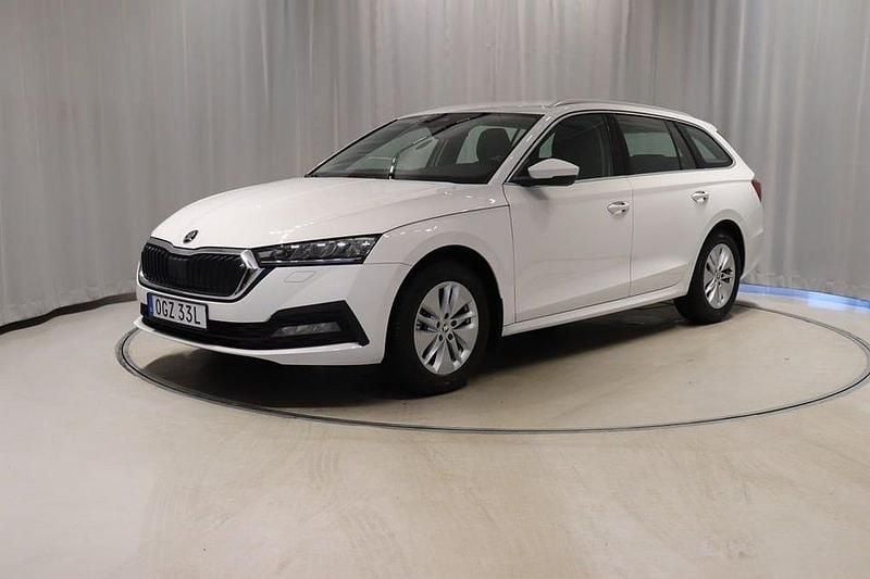 Vit Begagnad 2023 Skoda Octavia G-TEC Kombi | 269 900 kr (Marknadspris) - Bild 1/4