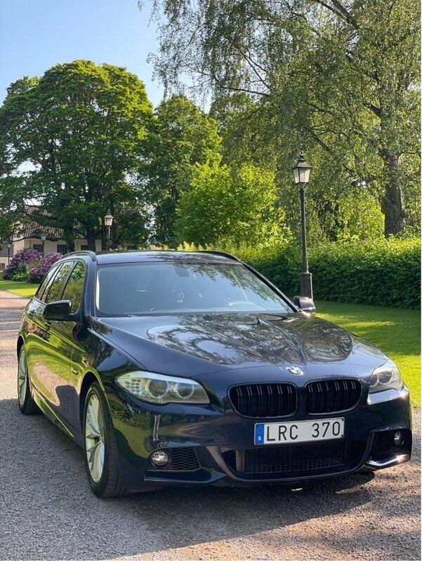 Blå Begagnad 2011 BMW 520 M Sport Kombi | 86 900 kr (Superpris) - Bild 1/3