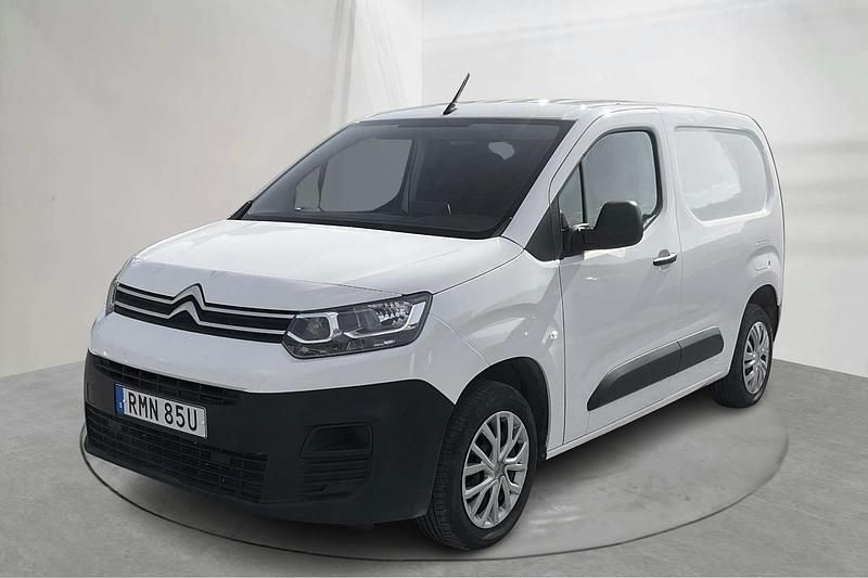 Vit Begagnad 2022 Citroën Berlingo Minibuss | 109 000 kr (Marknadspris) - Bild 1/4