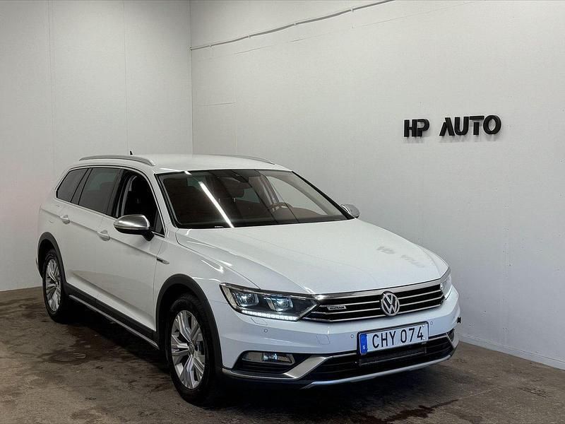 Vit Begagnad 2018 VW Passat Alltrack Kombi | 199 900 kr (Marknadspris) - Bild 1/4